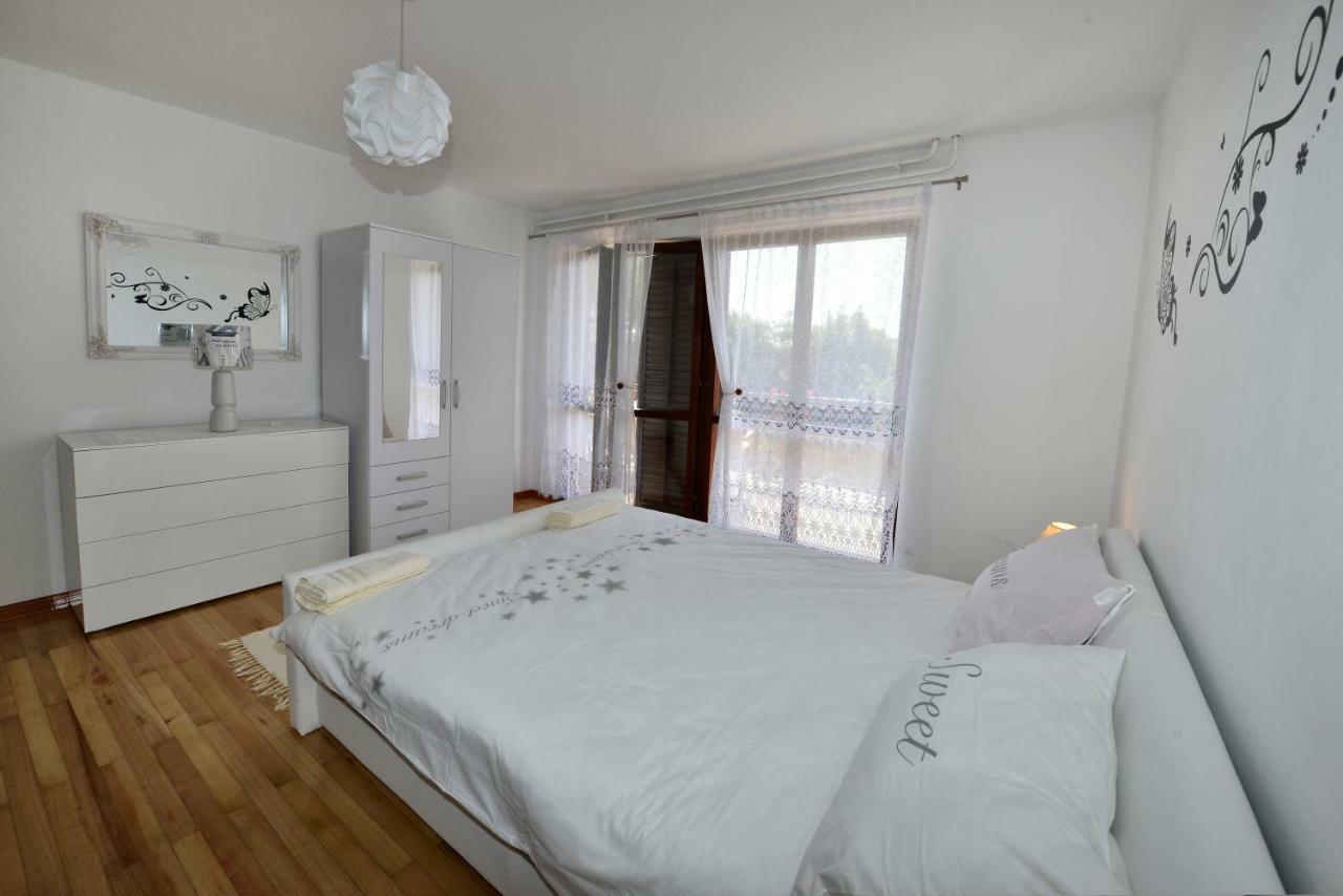 Apartment Kuki โปเรช ภายนอก รูปภาพ