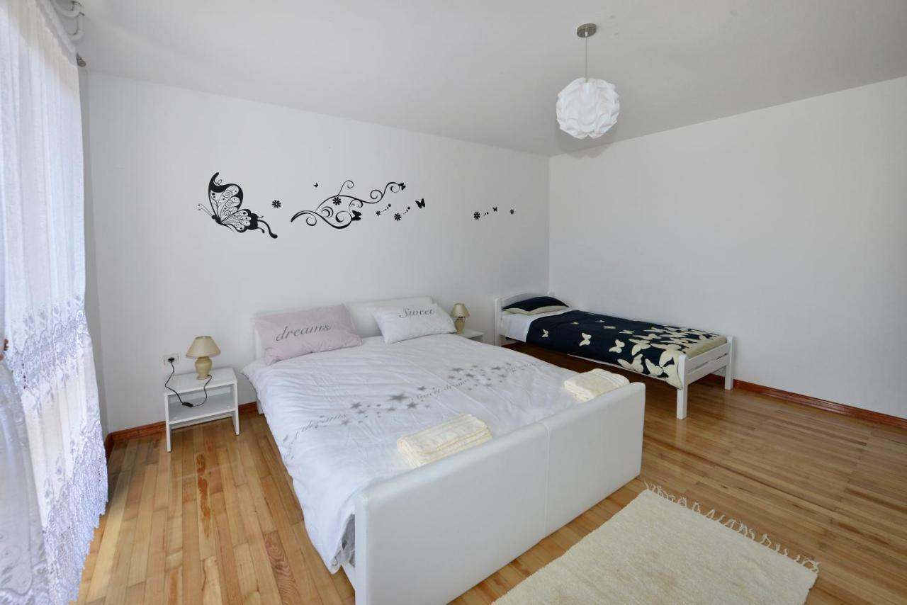 Apartment Kuki โปเรช ภายนอก รูปภาพ