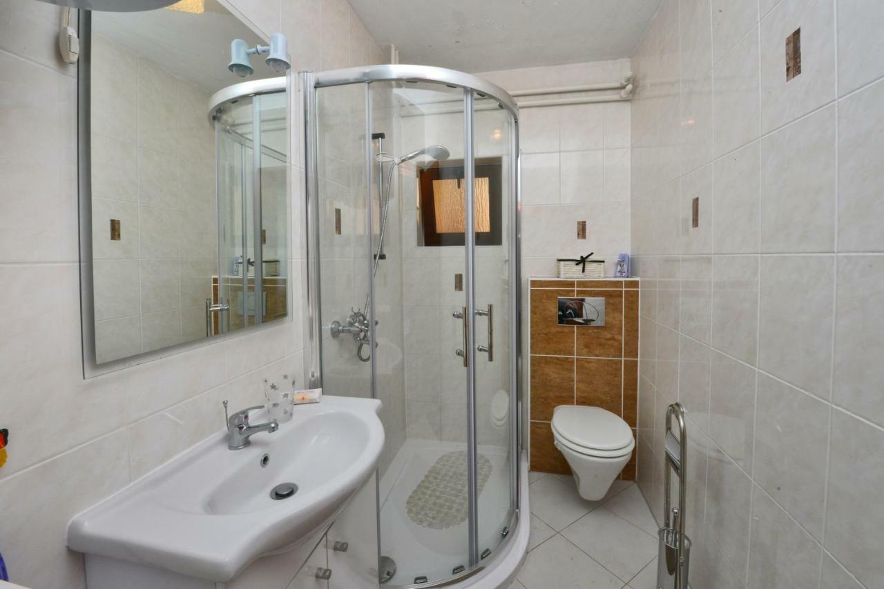 Apartment Kuki โปเรช ภายนอก รูปภาพ